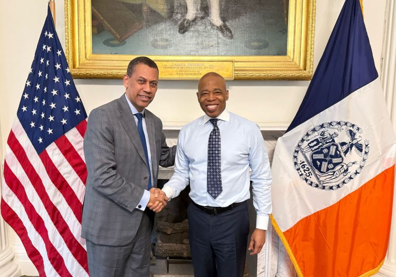 Presidente del INDOTEL y alcalde de Nueva York dialogan sobre ciberseguridad y transformación digital