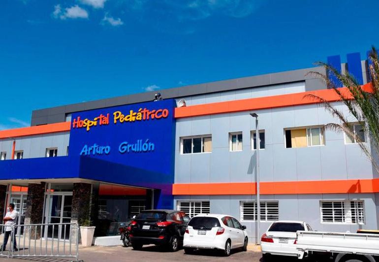 Denuncia de abuso laboral en el Hospital Regional Infantil Arturo Grullón