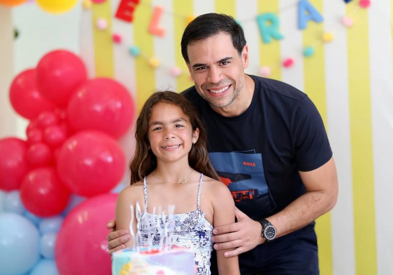 Roberto Ángel Salcedo celebra el cumpleaños de su hija Ximena