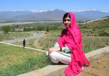 Malala regresa a su pueblo natal en Pakistán 13 años después de ser atacada