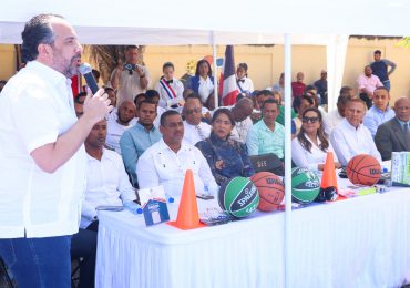 INEFI impacta la educación física en Cotuí con remozamiento de canchas, entrega de utilería y formación deportiva