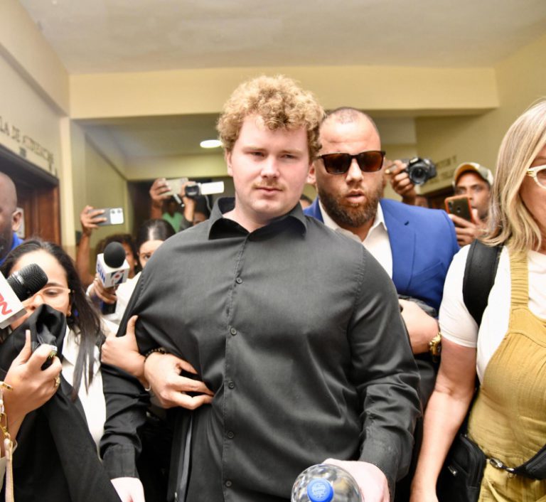 Juez dominicano da libertad plena a estadounidense que estuvo con joven india desaparecida