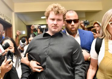 Defensa de Joshua Riibe solicita libertad, devolución de pasaporte y multa contra accionados