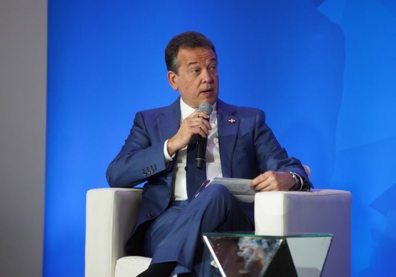 Ministro Ito Bisonó afirma República Dominicana está en la mira de los inversionistas globales