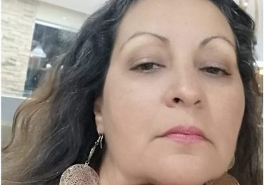 Bailarina clásica y poetisa Ninoska Velázquez obtiene galardón en España
