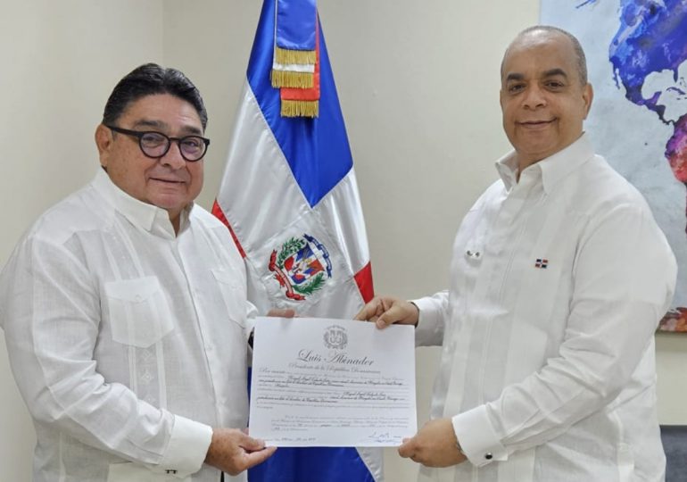 Miguel Calzada es designado Cónsul Honorario de Mongolia en RD