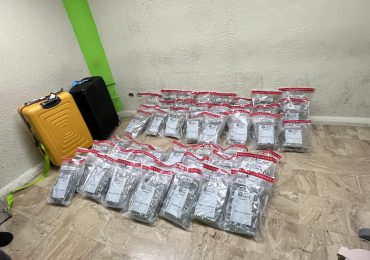 DNCD incauta 90 pacas de marihuana y un paquete presumiblemente de crack en el Aeropuerto de Punta Cana