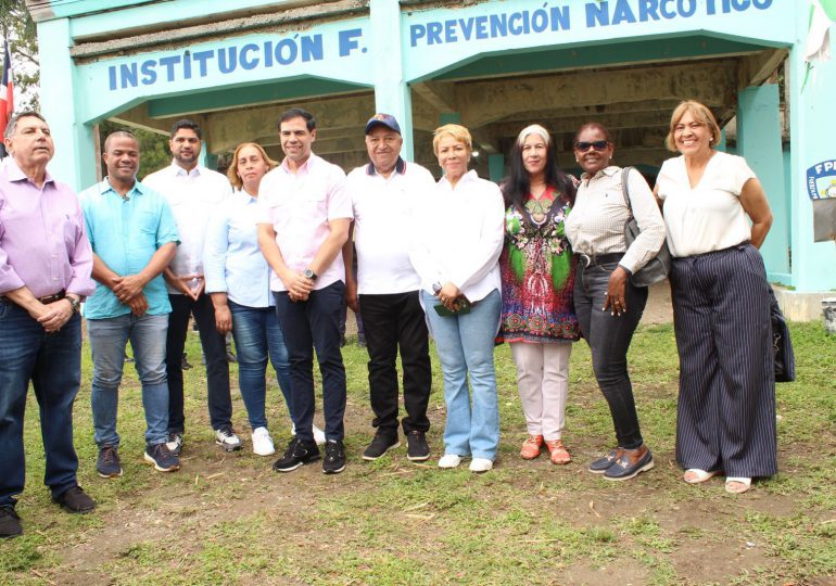 Alcalde recorre junto al ministro Robertico Salcedo lugares culturales de San Cristóbal