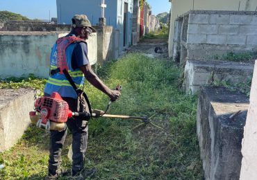 Ayuntamiento Municipal de San Cristóbal (AMSC) reacondiciona cementerio de Sainagua