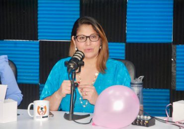 Pastora llama a la mujer a enfrentar desafíos con determinación y fe