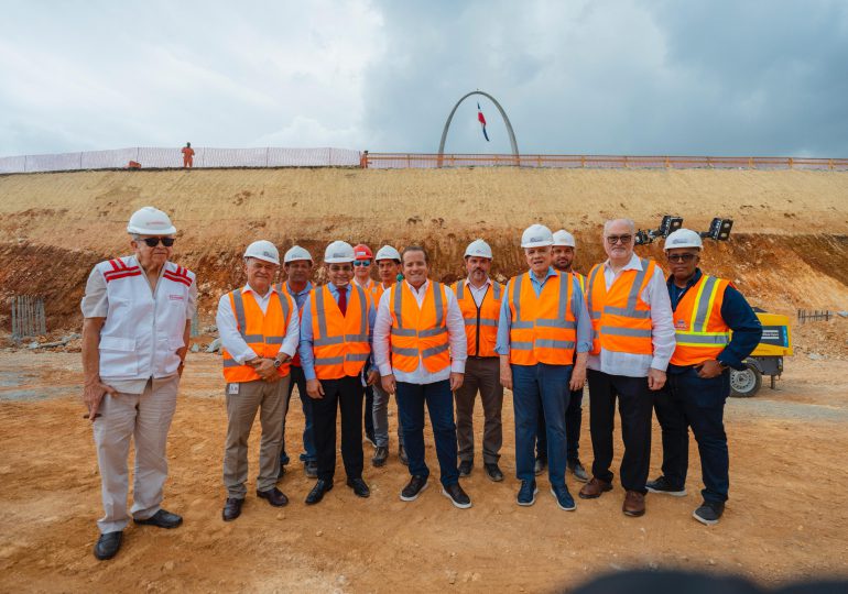 Paliza y Estrella supervisan obras viales en Plaza de la Bandera e Isabel Aguiar; se realizan con recursos de Aerodom