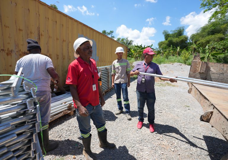 Energía y Minas mejora el alumbrado público en Sánchez Ramírez