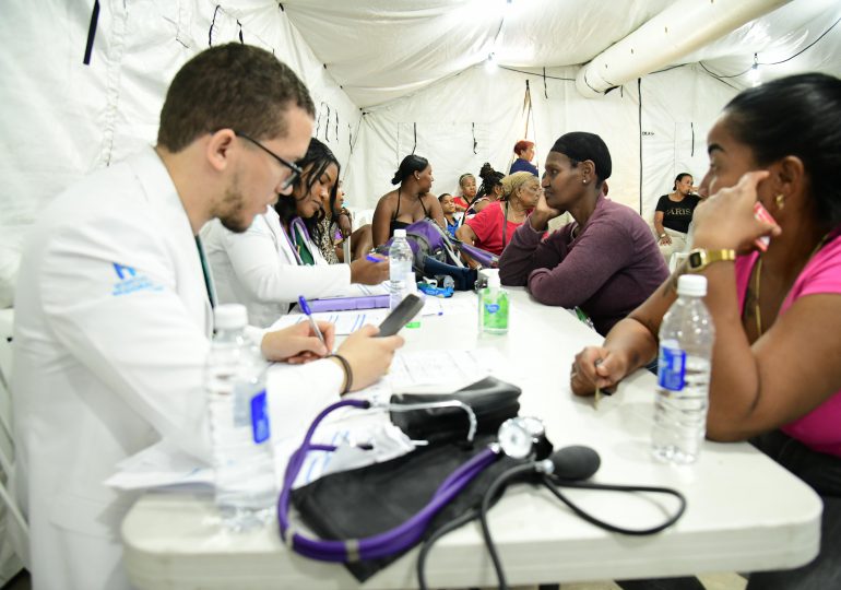 Víctor Atallah lleva jornada médica “Más Salud y Bienestar” a San Juan de la Maguana