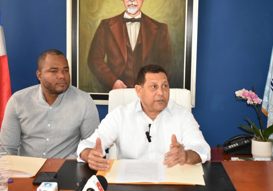 Alcalde de Samaná denuncia titulación irregular de terrenos con vocación turística