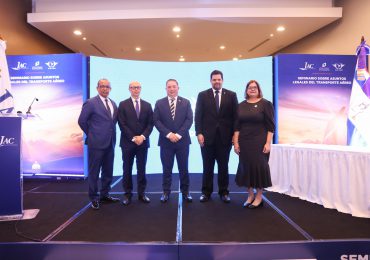 Héctor Porcella resalta trascendencia del Seminario sobre Asuntos Legales del Transporte Aéreo en República Dominicana