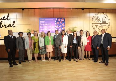 UASD abre debate sobre el papel de la mujer en la investigación científica