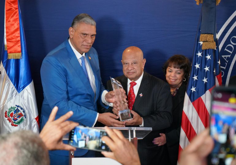 Abinader destaca cualidades del Dr. Rafael Lantigua durante reconocimiento realizado por el Consulado Dominicano en NY