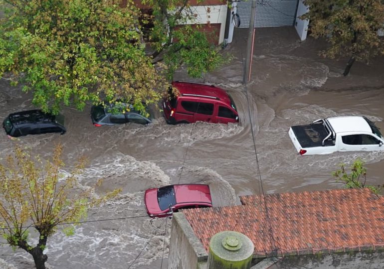 Intensas lluvias dejan bajo el agua a la ciudad argentina de Bahía Blanca