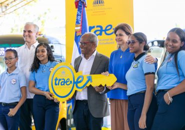 Raquel Peña entrega 34 autobuses del TRAE en Puerto Plata y lanza programa de transporte inclusivo con rampas para sillas de ruedas