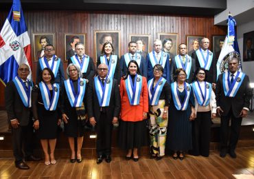 Instituto Duartiano eleva a la distinción de miembros de honor a personalidades en solemne ceremonia