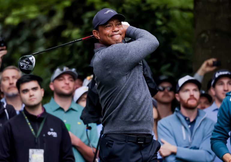 Tiger Woods se rompe el tendón de Aquiles