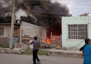 Video: Incendio afecta vivienda en Barrio Las Flores de Constanza