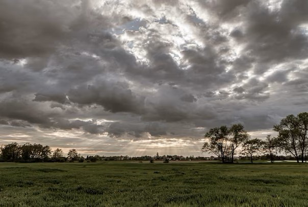 Meteorología prevé algunos chubascos y temperaturas calurosas en el día