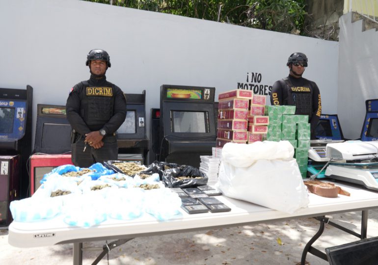 PN y MP ocupan drogas, cigarrillos de contrabando y máquinas tragamonedas en operativo en Capotillo, DN