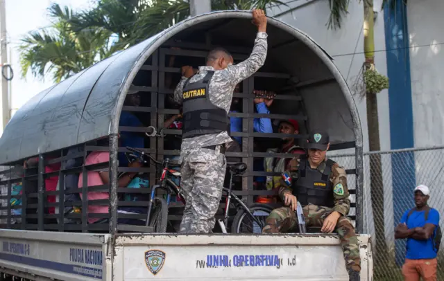 Fundación Zile señala contradicción en llamado de Abinader: pide salida voluntaria de haitianos, pero siguen redadas policiales