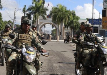 Militares del Ejército llegan a la frontera por aire y tierra