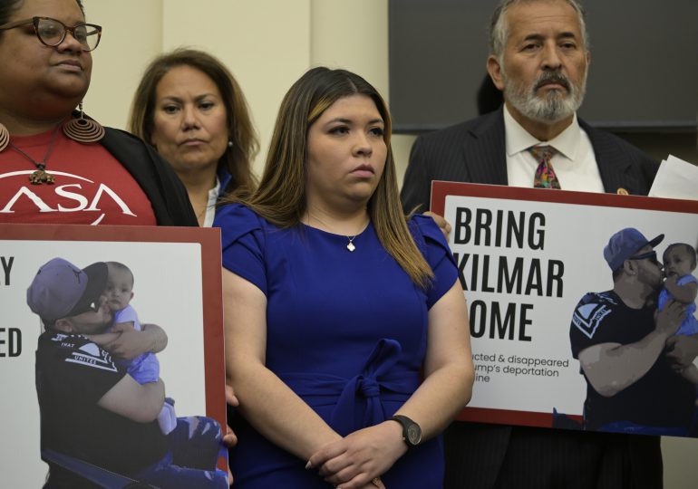Gobierno de EEUU confirma que salvadoreño Kilmar Ábrego está "vivo" y detenido en el Cecot