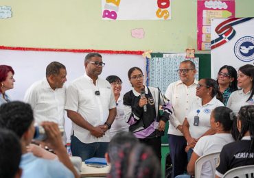 Minerd expresa compromiso de continuar fortaleciendo la educación de discapacitados visuales