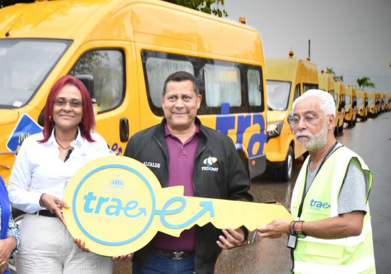 Samaná recibe modernos autobuses escolares eléctricos del sistema “TRAE”