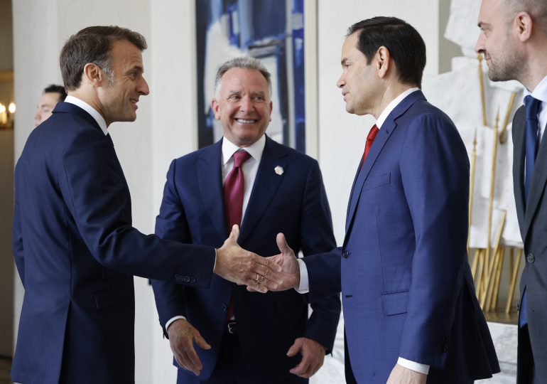 Francia pide dar una oportunidad a las negociaciones de Ucrania ante la presión de EE.UU.