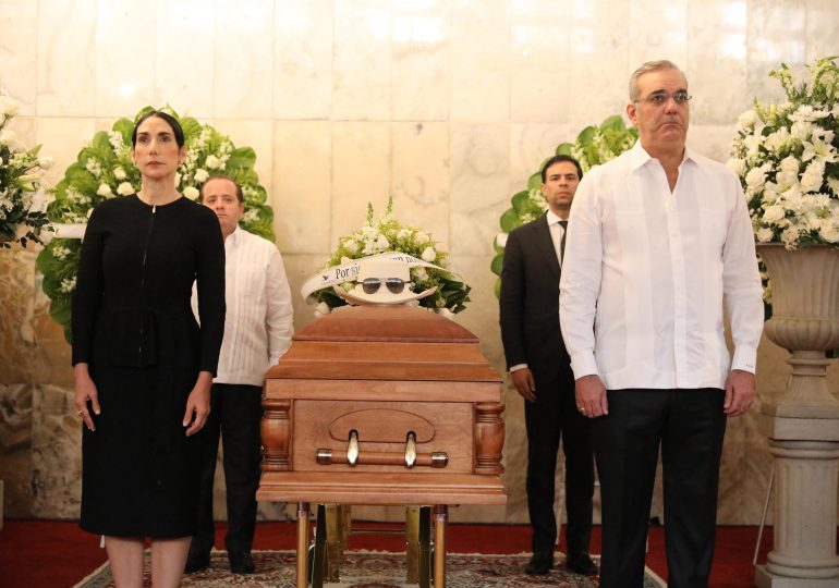 Presidente Abinader asiste a homenaje póstumo del destacado merenguero Rubby Pérez