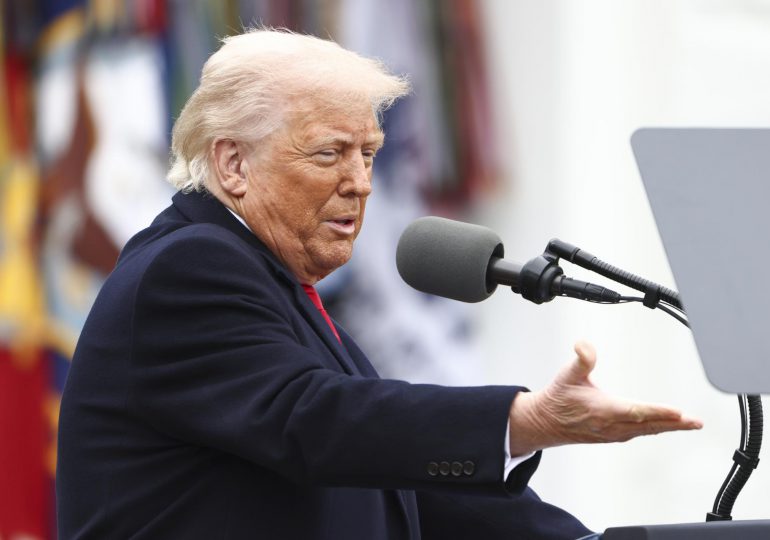 Trump impone arancel del 10% a productos de la República Dominicana