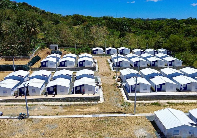 Propeep da toques finales a 40 viviendas para familias pobres de San Cristóbal