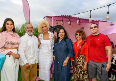 Alejandra Trujillo presenta “Love Your Selfat”, una campaña de amor propio