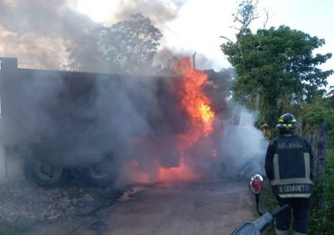 Un hombre y su sobrino pierden la vida tras camión hacer contacto con un cable eléctrico en Higüey