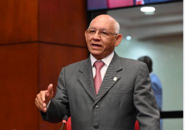 Senador Alemán: Corrupción está acabando con los ríos en Monte Cristi