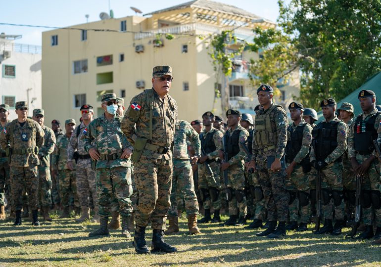 Ministro de Defensa visita Friusa y Mata Mosquito para supervisar operaciones de seguridad y control migratorio