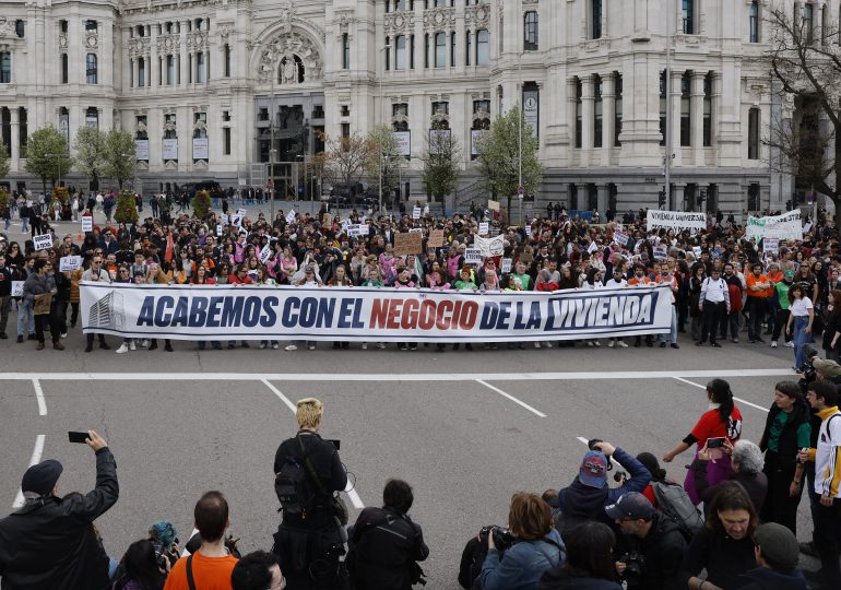 Miles protestan en España contra el alto precio de los alquileres y la crisis de vivienda
