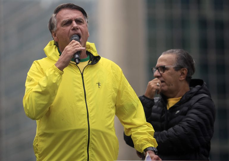 Bolsonaro es trasladado al hospital en Brasil por "fuertes dolores" en el abdomen