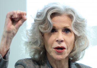 Jane Fonda acusa a Trump de haber hecho un "pacto con el diablo" por el clima