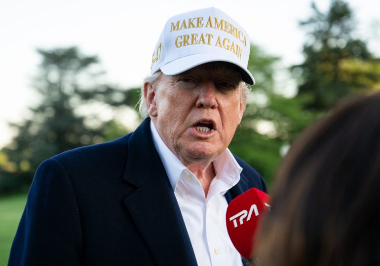 Trump acusa a los medios de estar "enfermos" tras sondeos desfavorables