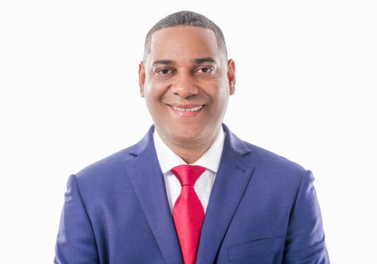 Diputado Carlos Gil Rodríguez resulta herido en colapso de techo en discoteca Jet Set
