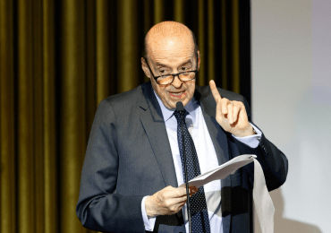Excanciller colombiano Álvaro Leyva dice que Petro tiene problema de adicción