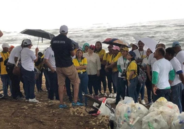 RD se posiciona entre los tres países con más voluntarios en limpieza de costas a nivel mundial
