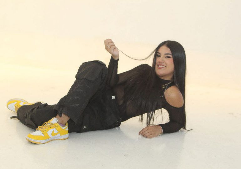 La cantante Natalia lanza su mas reciente éxito "Playa"