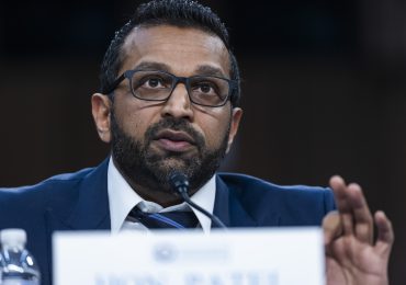 El FBI arresta a una jueza en Wisconsin y la acusa de obstruir el arresto de un migrante